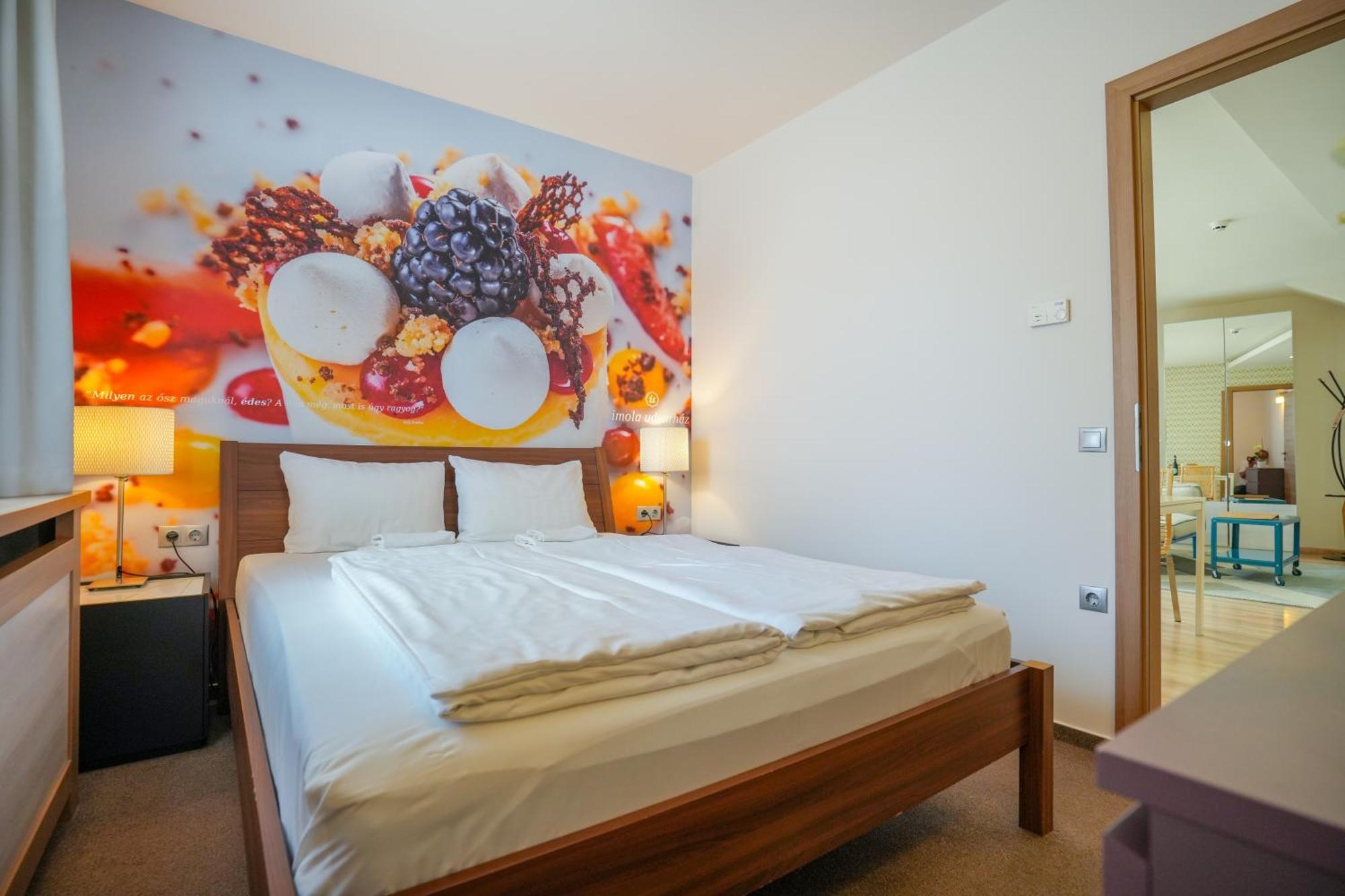 Imola Udvarhaz Dessert Hotel Eger Exteriör bild