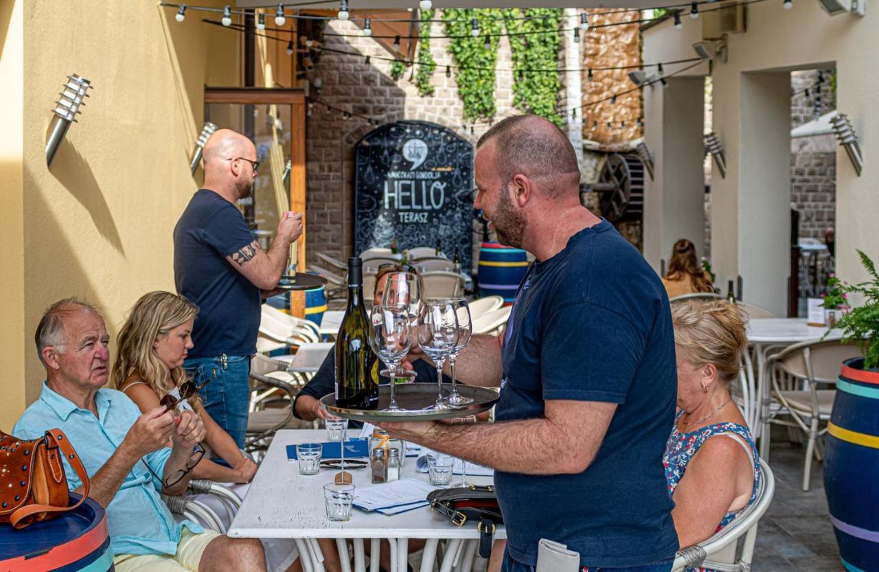 Imola Udvarhaz Dessert Hotel Eger Exteriör bild