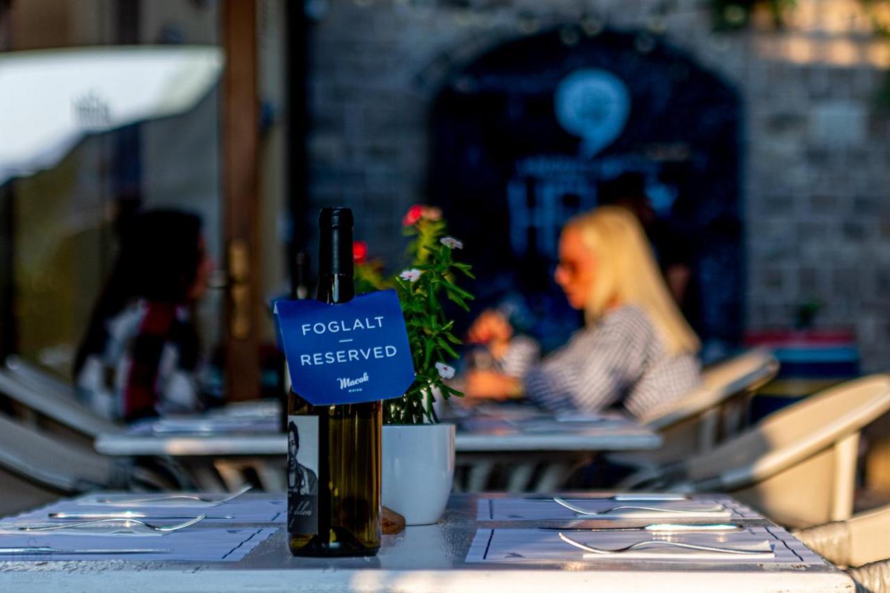 Imola Udvarhaz Dessert Hotel Eger Exteriör bild